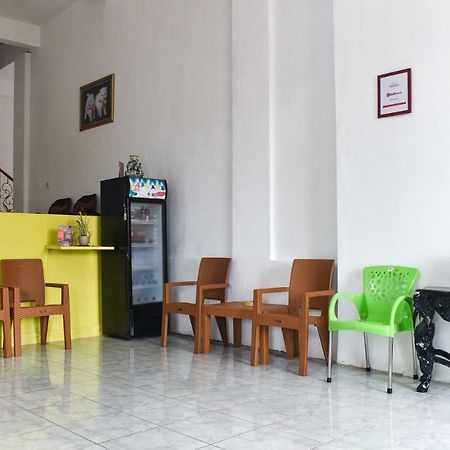 Hotel Reddoorz Near Sultan Hasanuddin Airport 2 Makassar Exterior foto