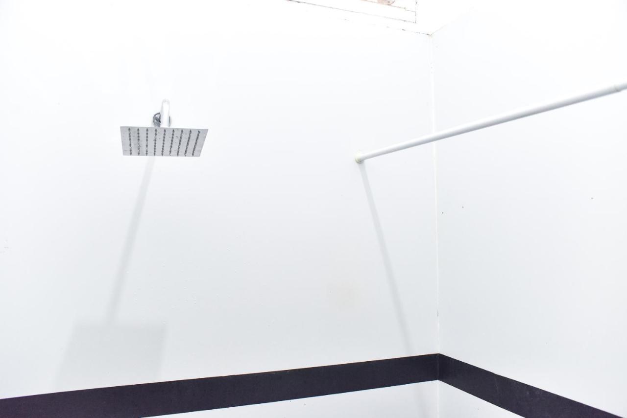 Hotel Reddoorz Near Sultan Hasanuddin Airport 2 Makassar Exterior foto